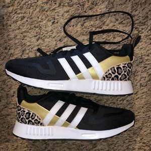 Women’s adidas tennis shoes